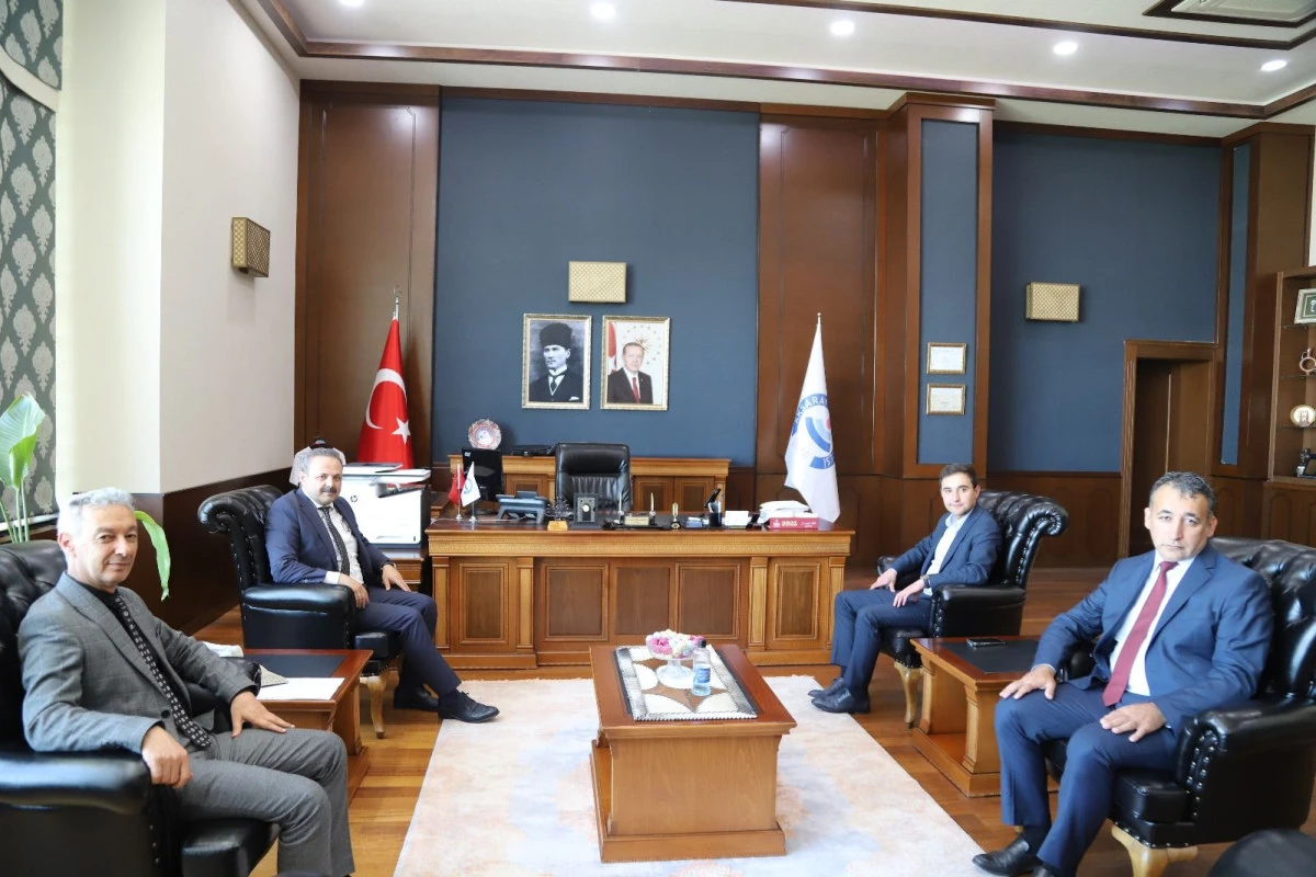 Eskil Heyetinden Aksaray &Uuml;niversitesi Rekt&ouml;r&uuml;ne Ziyaret
